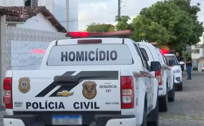 Criança de 5 anos é encontrada com a cabeça decapitada; mãe é suspeita do crime