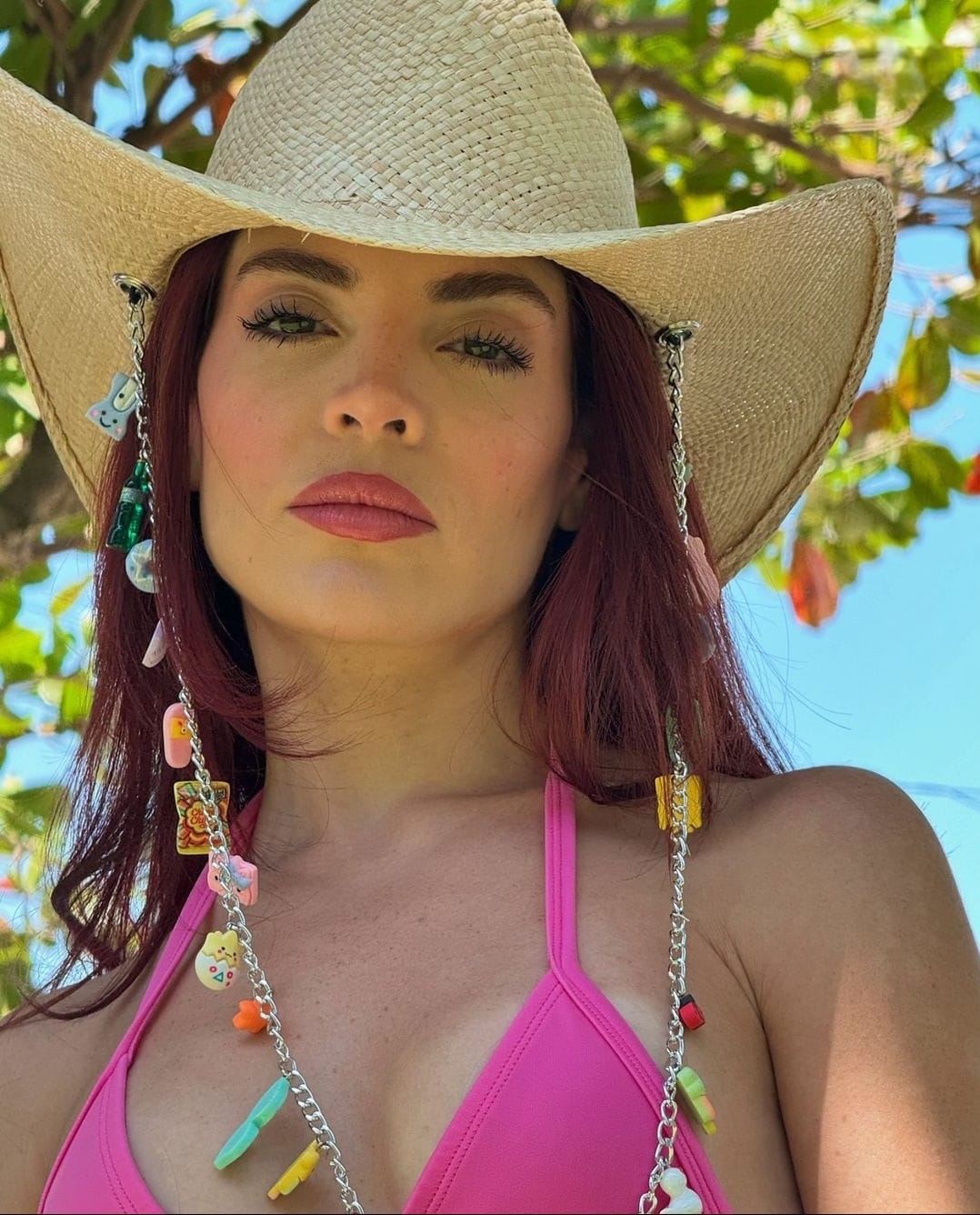 Gkay abre live chorando e preocupa fãs: 'minha vida é um inferno'