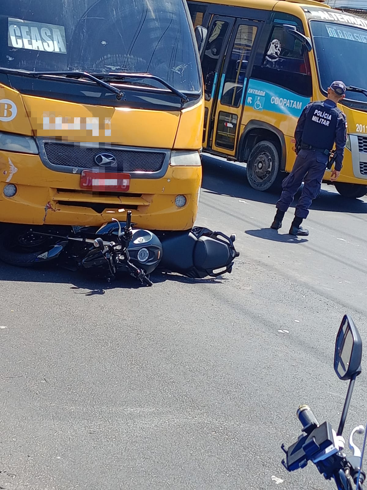 Acidente deixa motociclista ferido e trânsito caótico na Av. Grande Circular