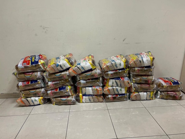 PF apreende 25 cestas básicas que seriam distribuídas por candidato a vereador em Manaus