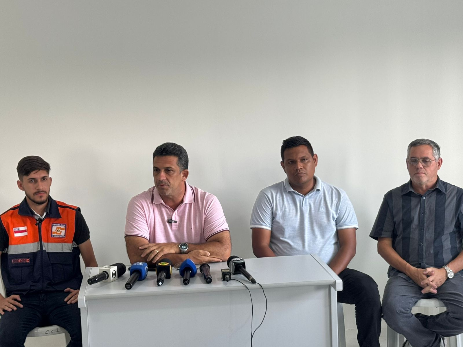 Prefeito de Manacapuru fala sobre deslizamento; criança segue desaparecida