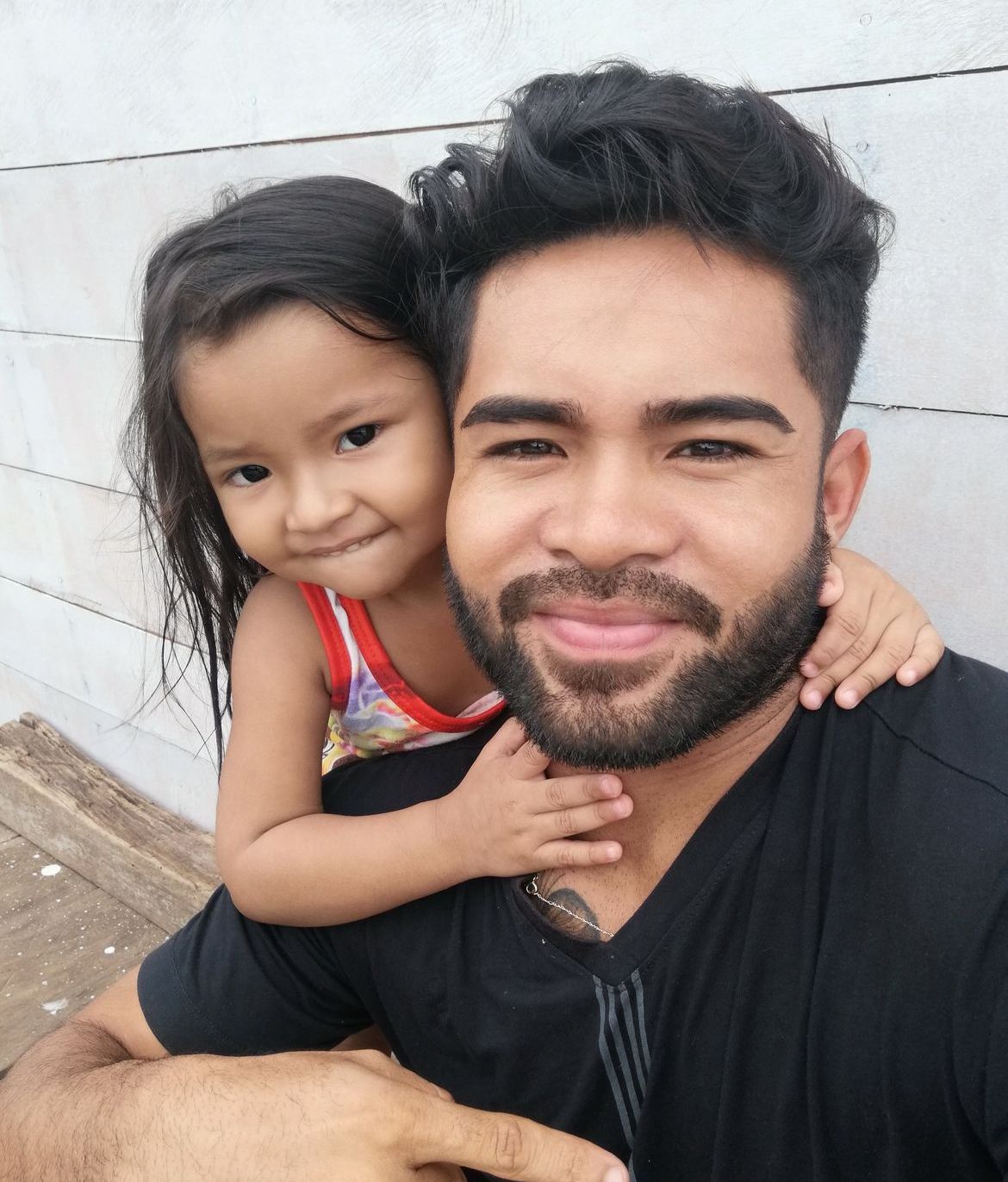 Bboy Tchantcho lamenta desaparecimento de sobrinha após deslizamento em Manacapuru: ‘foi um anjo’