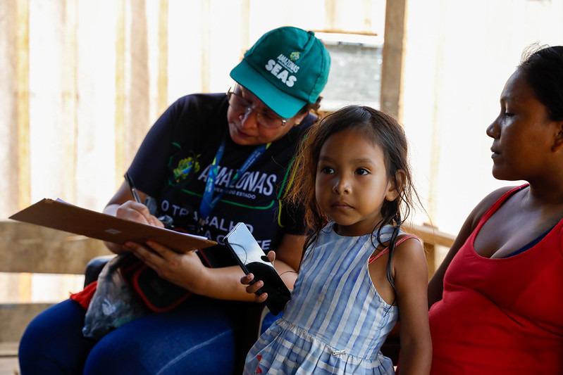 Governo do Amazonas presta auxílio às famílias vítimas de deslizamento em Manacapuru