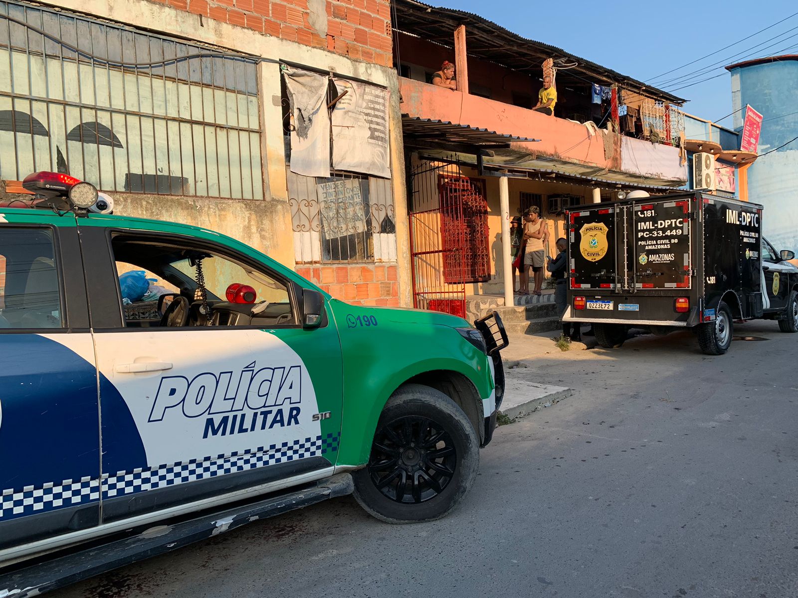 Suspeito de matar homem a facadas na zona leste chora e diz que agiu em legítima defesa