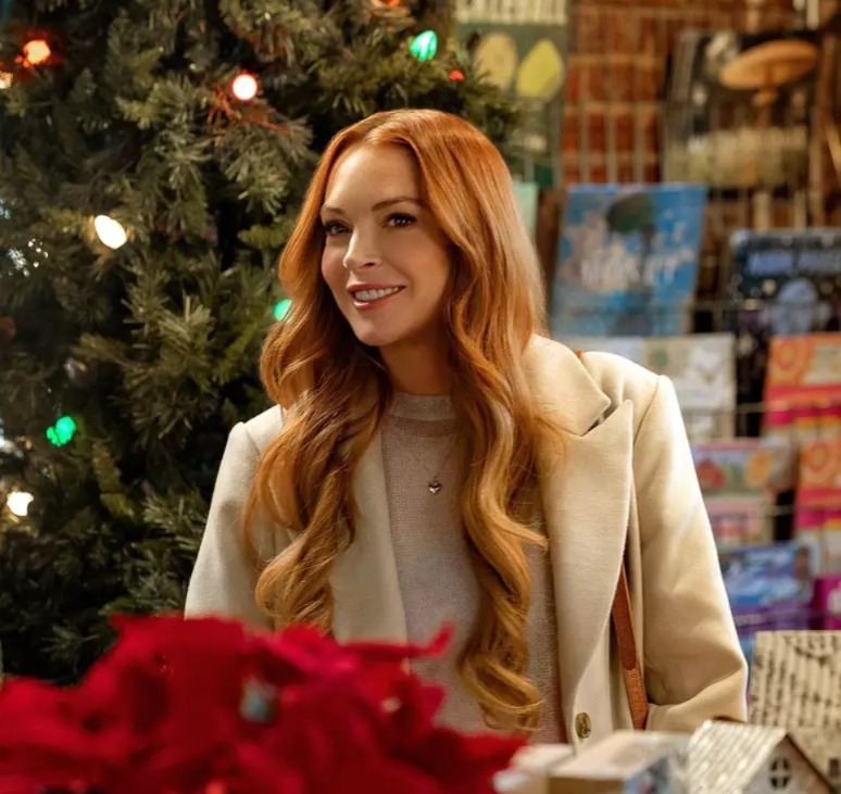 Estrelado por Lindsay Lohan, novo filme natalino da Netflix tem reencontro de 'Meninas Malvadas'