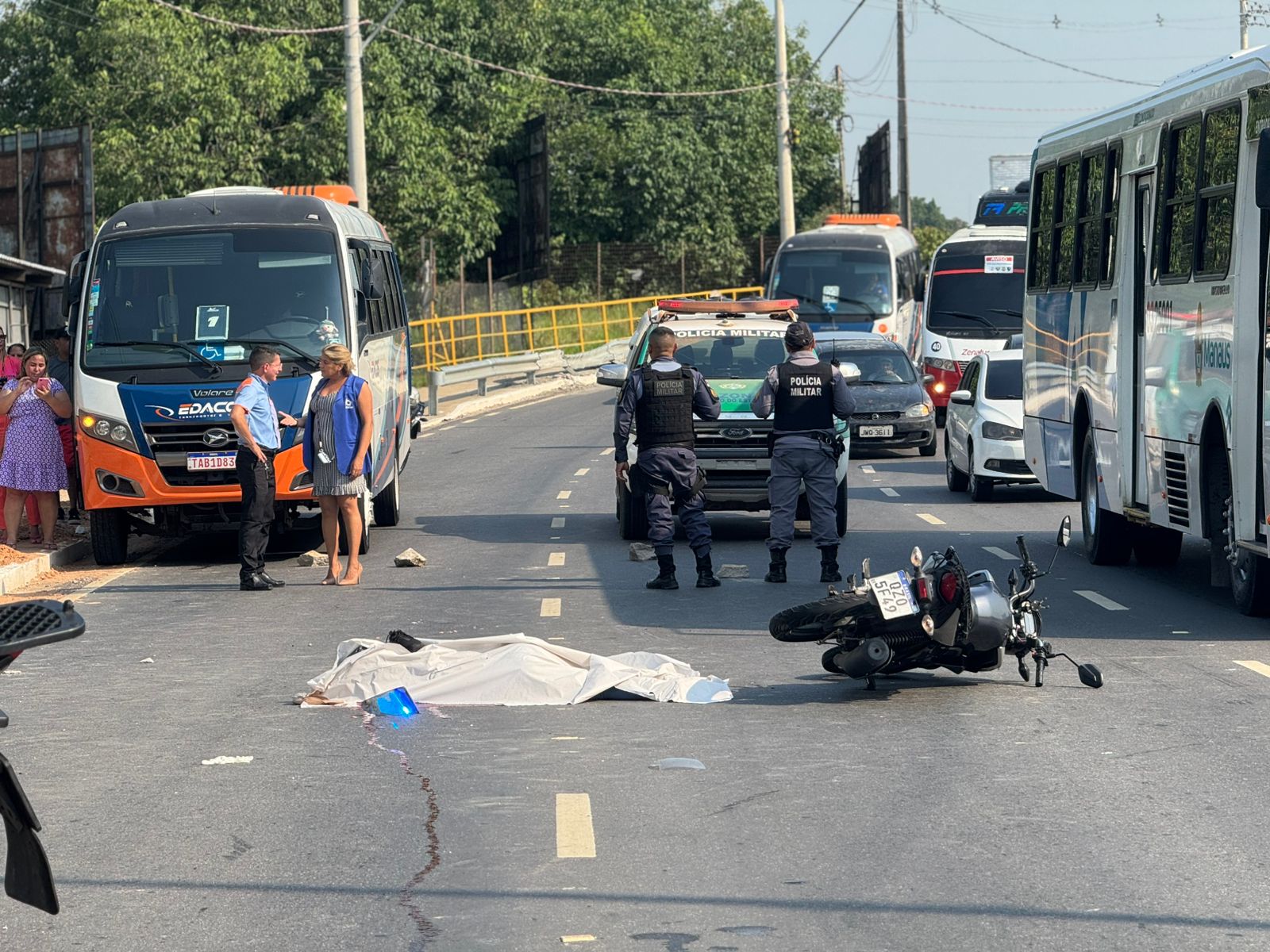 Marido de mulher morta em acidente ligou para pastor pedindo ajuda: “Ela não se mexe"