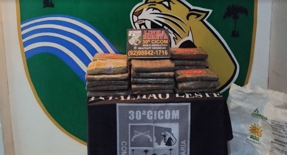 Criminosos fogem e abandonam 28 quilos de drogas em casa no Jorge Teixeira