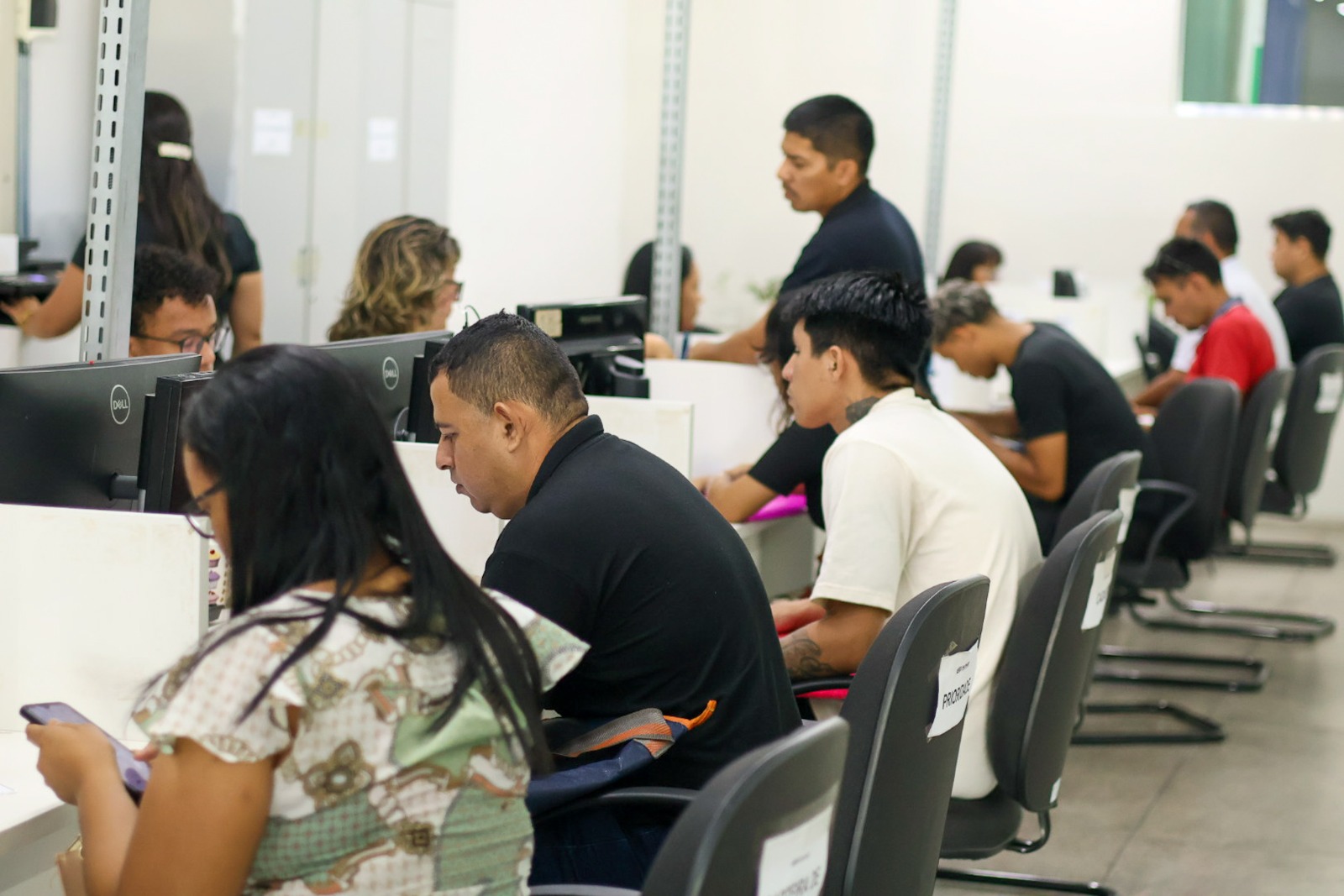 Saladeira, Líder de área e mais: Sine Amazonas divulga 499 vagas para esta quarta
