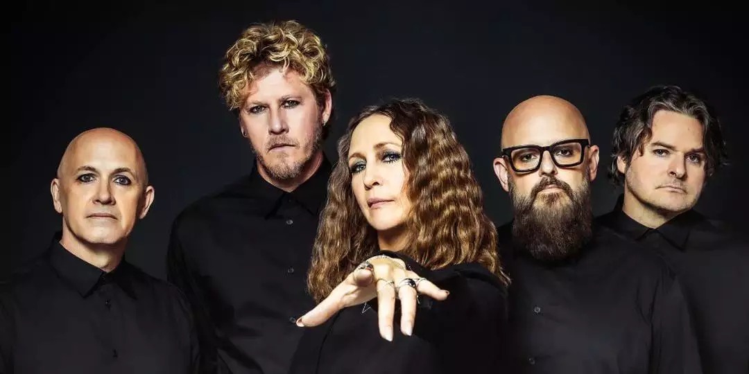 Do terror à música: Vera Farmiga anuncia que será vocalista de banda de rock