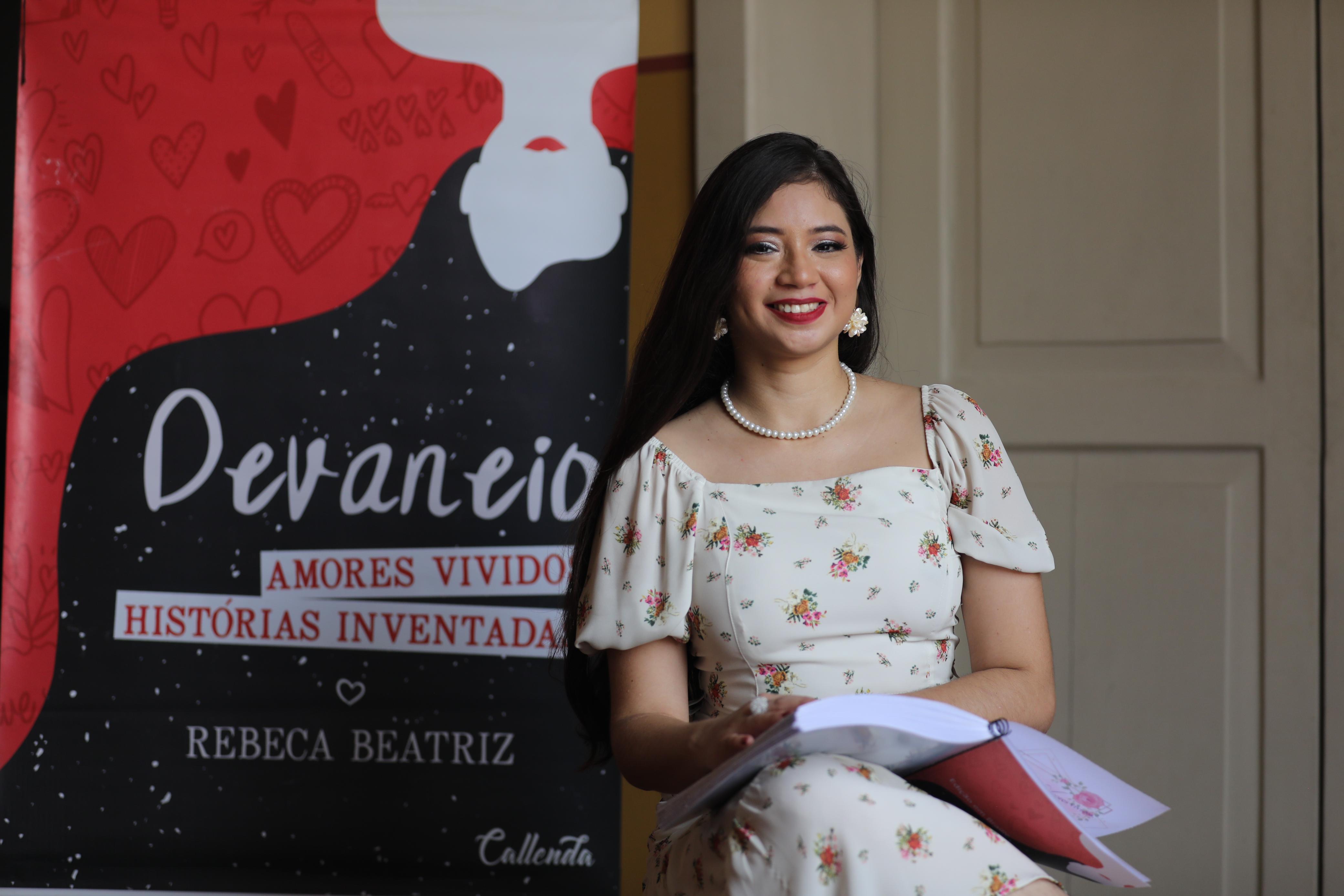 Escritora discute acessibilidade em palestra sobre adaptação em braille na Feira de livros do Sesc