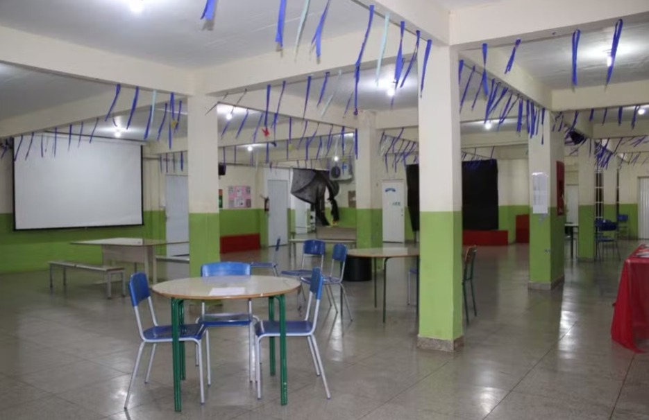 Aluno leva veneno à escola e 14 pessoas ficam intoxicadas 