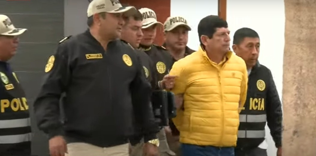 Presidente da Federação de Futebol do Peru é preso em investigação de corrupção