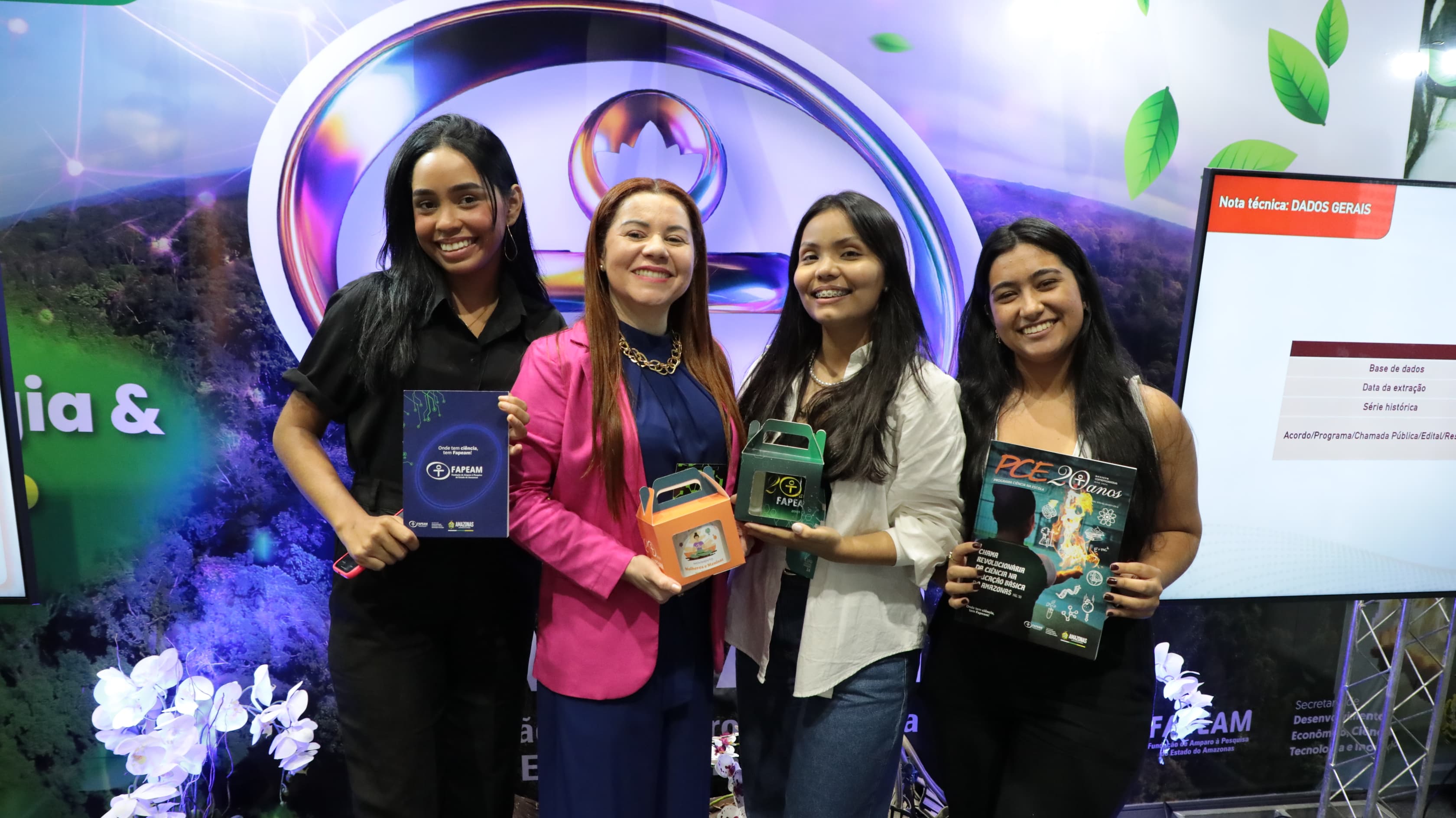 Pesquisadoras da Ufam apresentam trabalhos sobre a Amazônia no maior evento de gestão ambiental do país