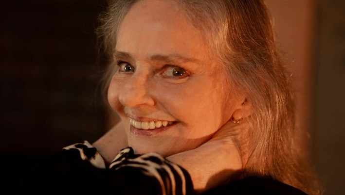 Aos 74, cantora Angela Ro Ro assume namoro com fisioterapeuta: 'é tímida'