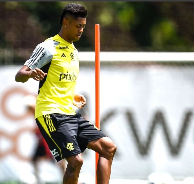 Bruno Henrique obtém efeito suspensivo no STJD e reforça Flamengo no Brasileirão