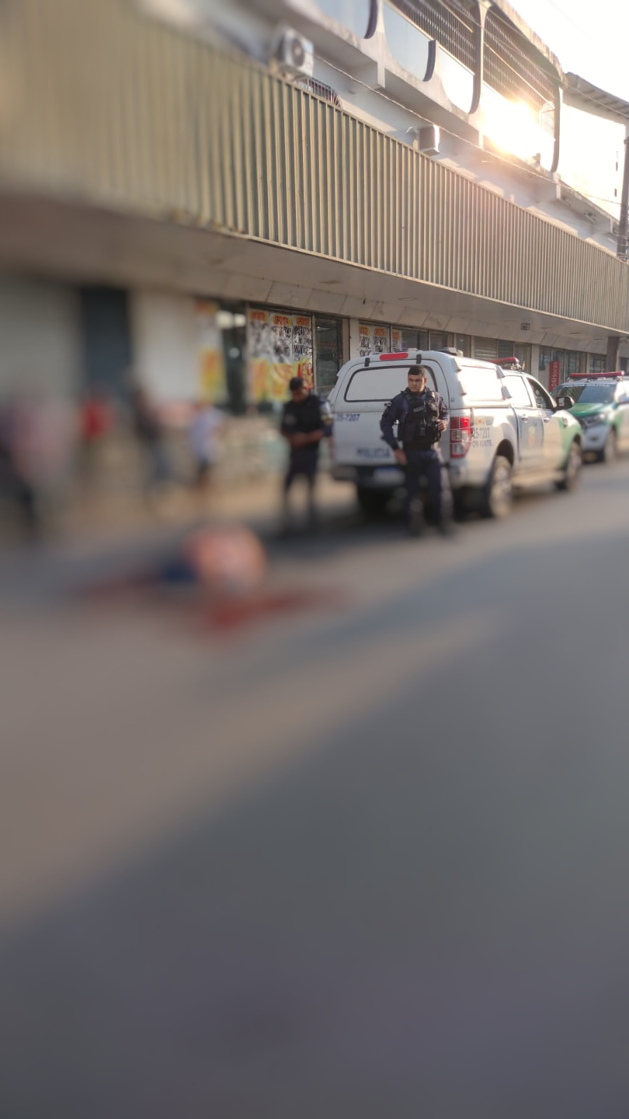 Homem é atacado a facadas em plena luz do dia por trio no Novo Israel