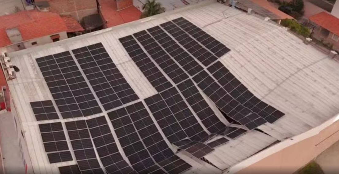 Supermercado é interditado por risco de desabamento