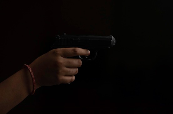 Adolescente foi baleado em escola particular após ex descobrir segredo íntimo