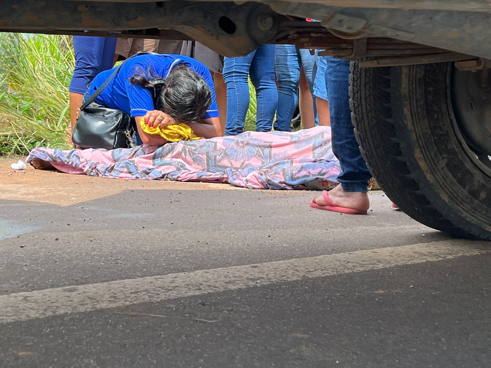 "Ninguém vai trazer meu filho de volta", diz mãe de entregador atropelado na AM-070