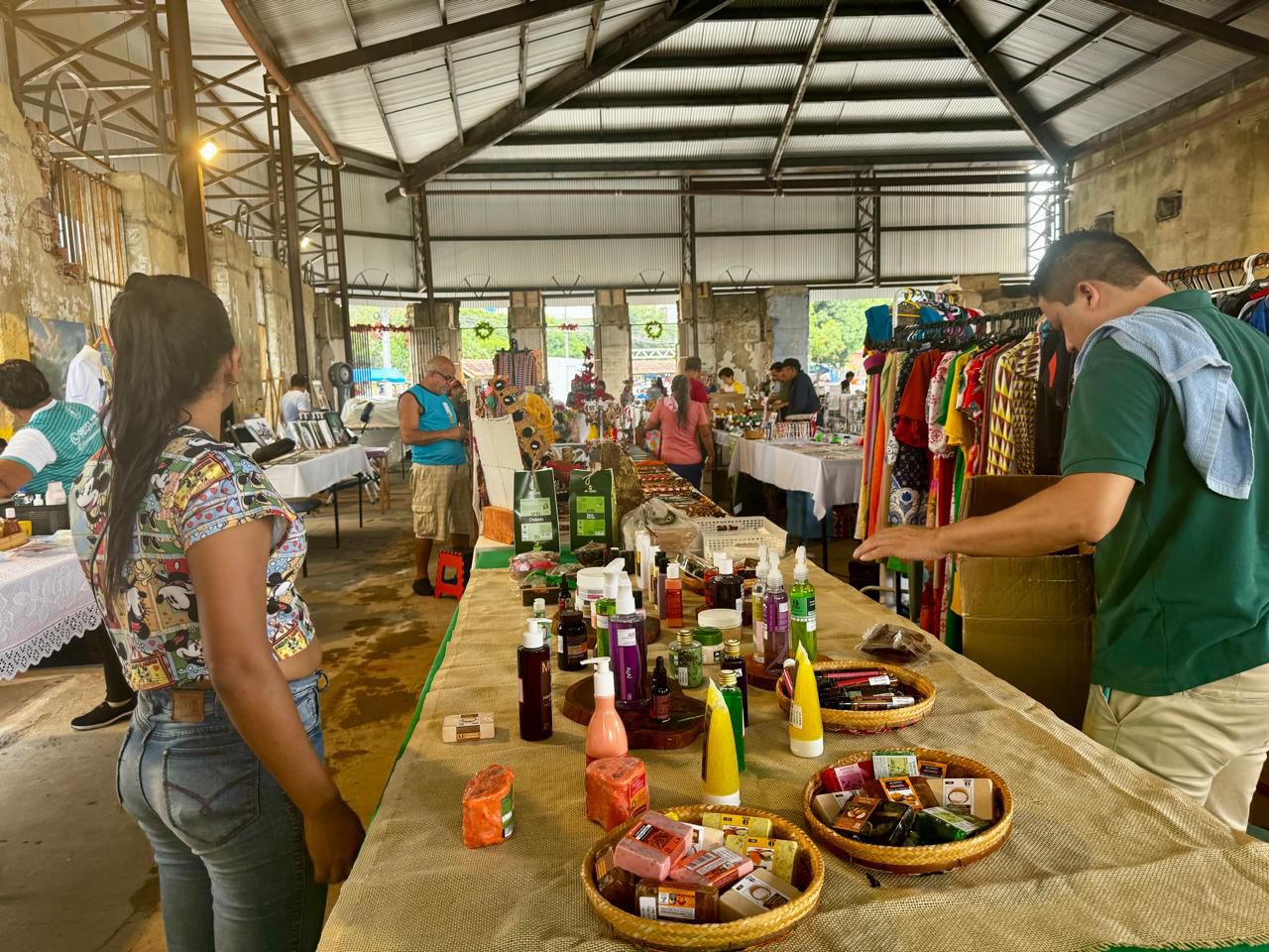 Feira de Natal movimenta Centro de Manaus até o próximo domingo 