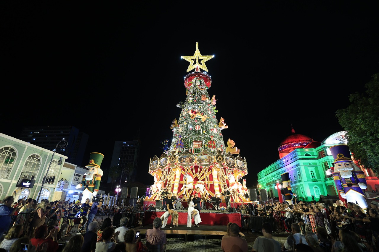 Programação natalina no Largo São Sebastião encerra hoje; confira atrações