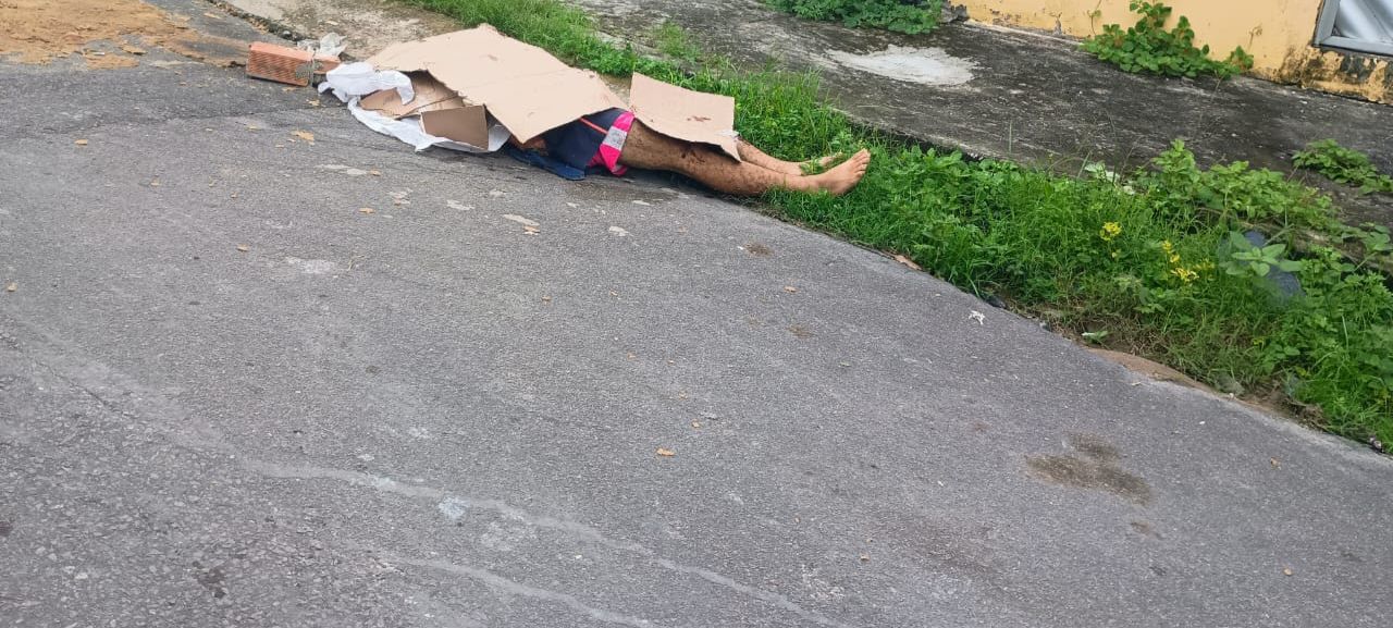 Homem sai para comemorar o Natal e é achado morto com 5 tiros em Manaus