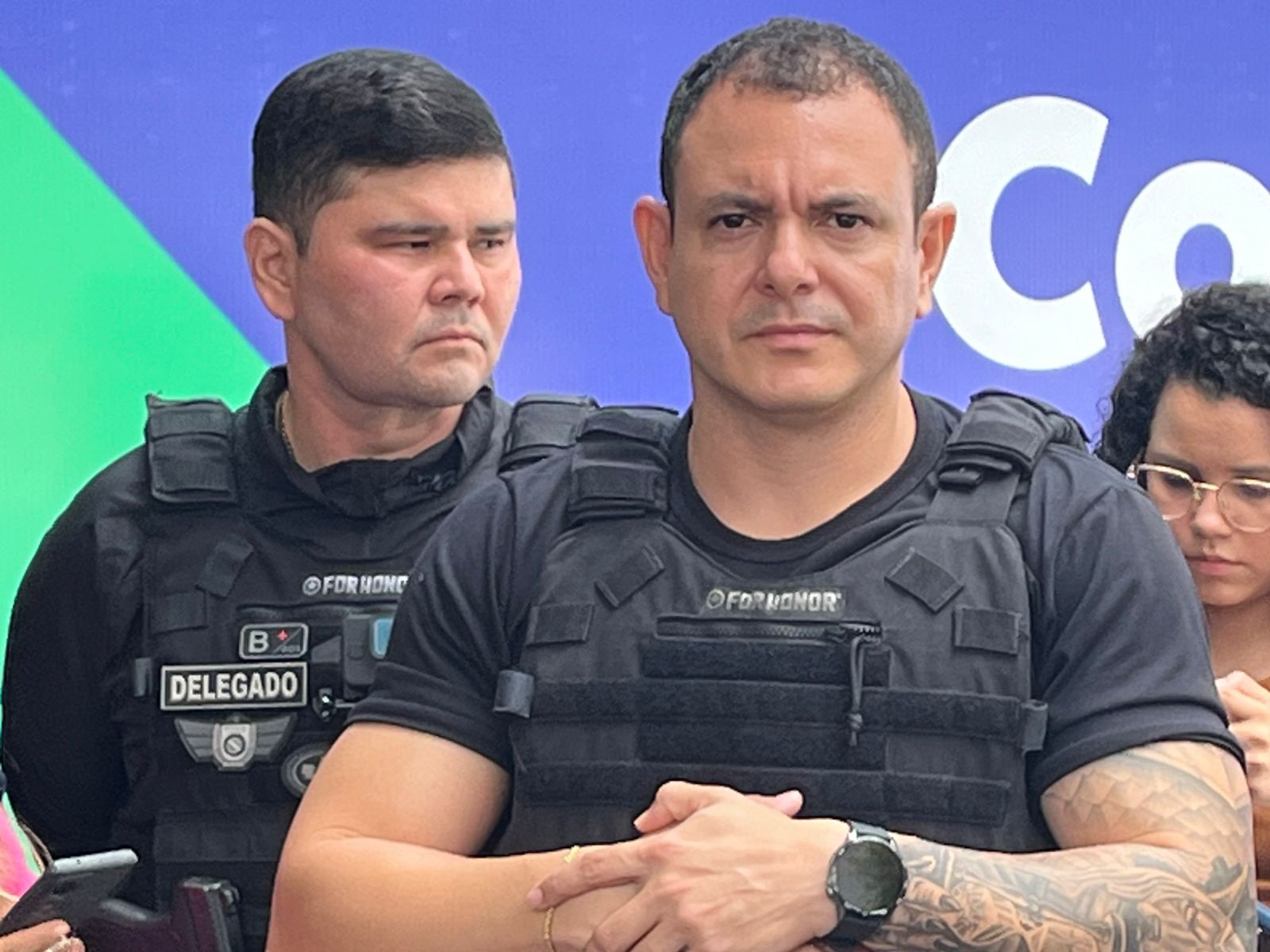 Polícia desmantela quadrilhas que assaltavam ônibus e vendiam celulares roubados em Manaus