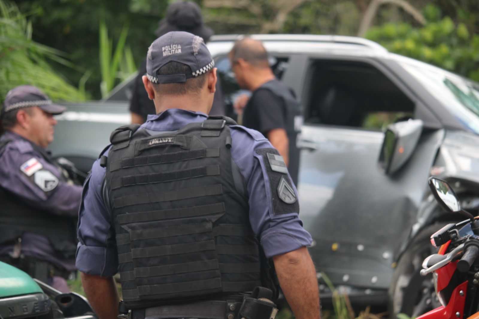 Homem é assassinado dentro de carro na véspera de Ano Novo em Manaus