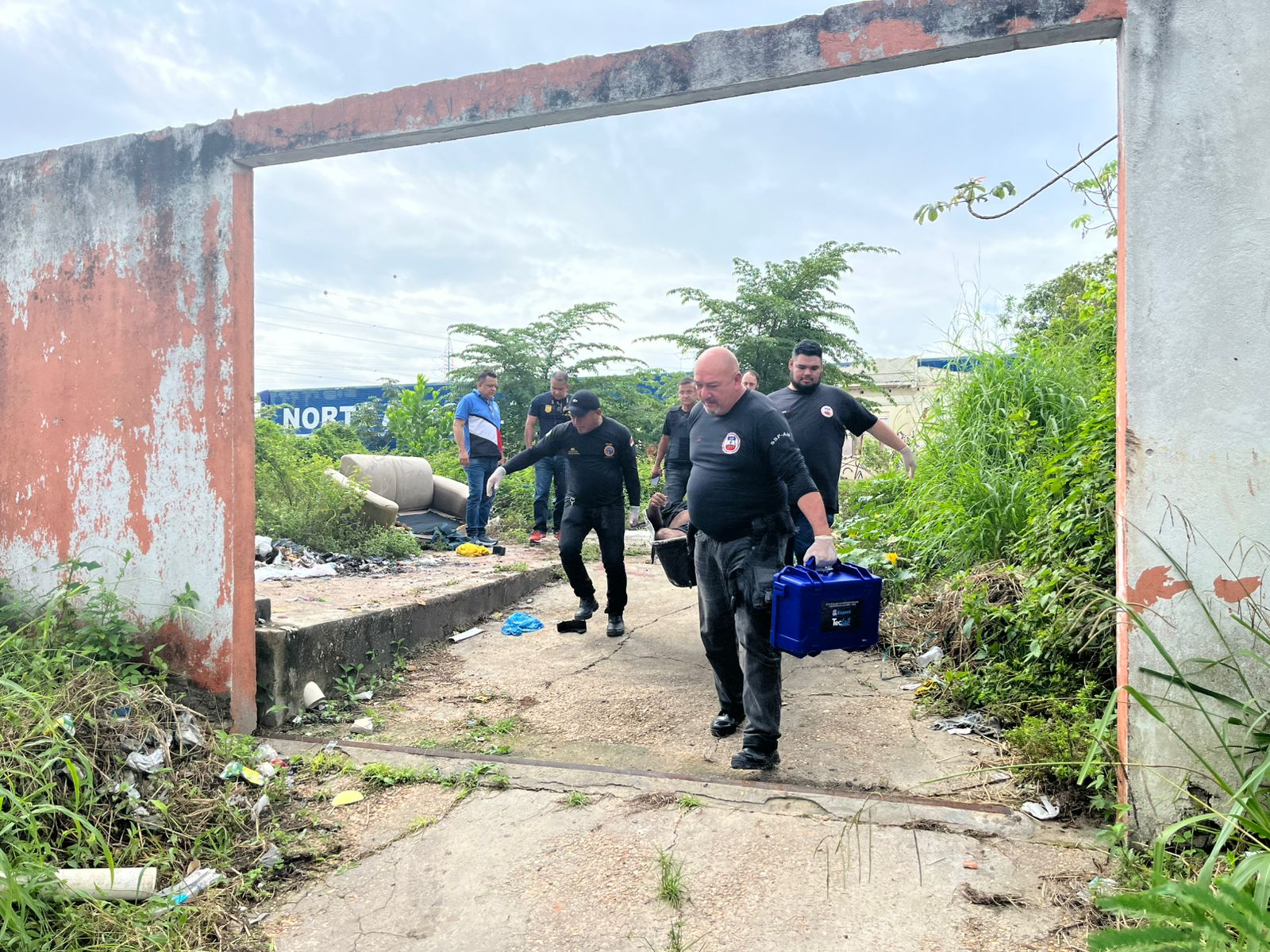 Morador de rua achado morto em Flores foi brutalmente espancado 