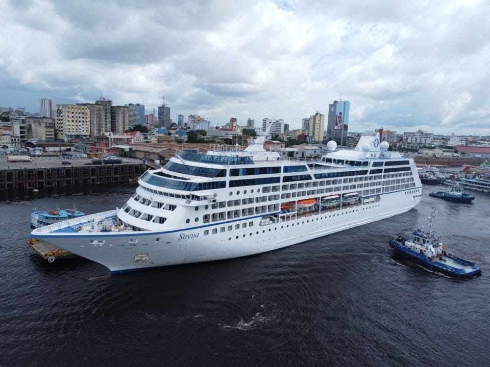 Primeiro navio de cruzeiros de 2025 chega ao Amazonas com 1,2 mil turistas