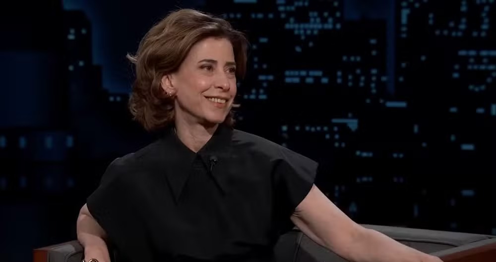 Fernanda Torres conta que foi barrada no aeroporto por carregar Globo de Ouro