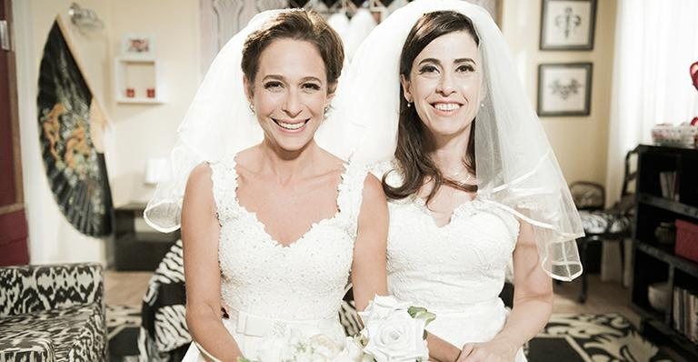 Popularidade de Fernanda Torres faz 'Entre Tapas e Beijos' explodir no streaming