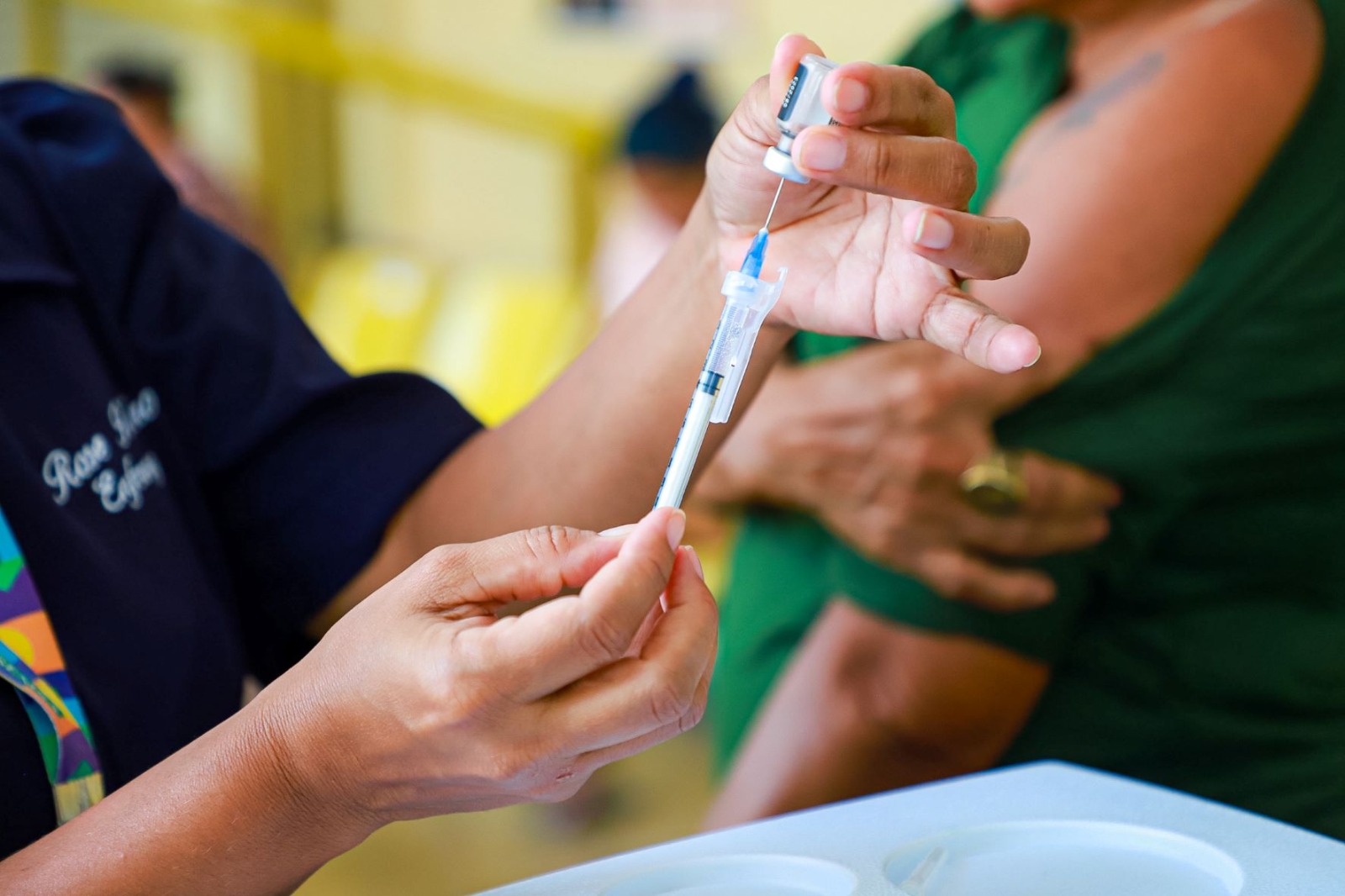 Veja locais de vacinação contra dengue, influenza e covid neste sábado em Manaus