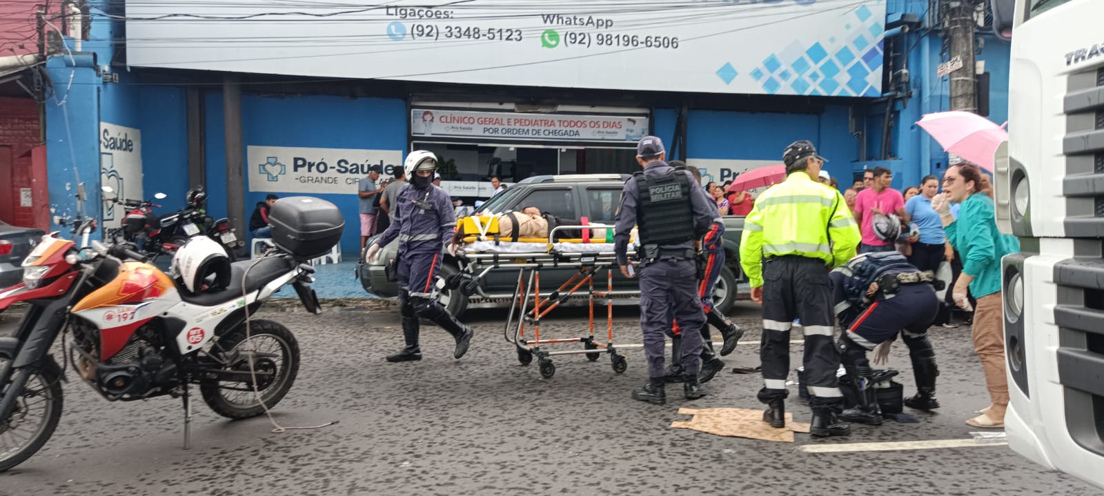 Mulher quebra perna, nariz e dentes ao ser atropelada na Av. Grande Circular