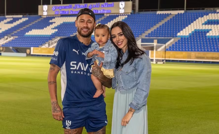 Neymar e Bruna Biancardi se despedem da Arábia Saudita após saída do jogador do Al-Hilal