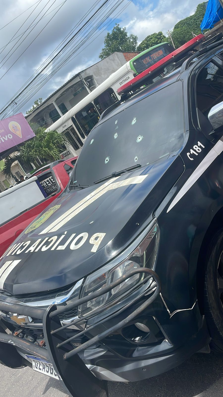Polícia faz buscas no Novo Reino por criminosos que atiraram em agente 