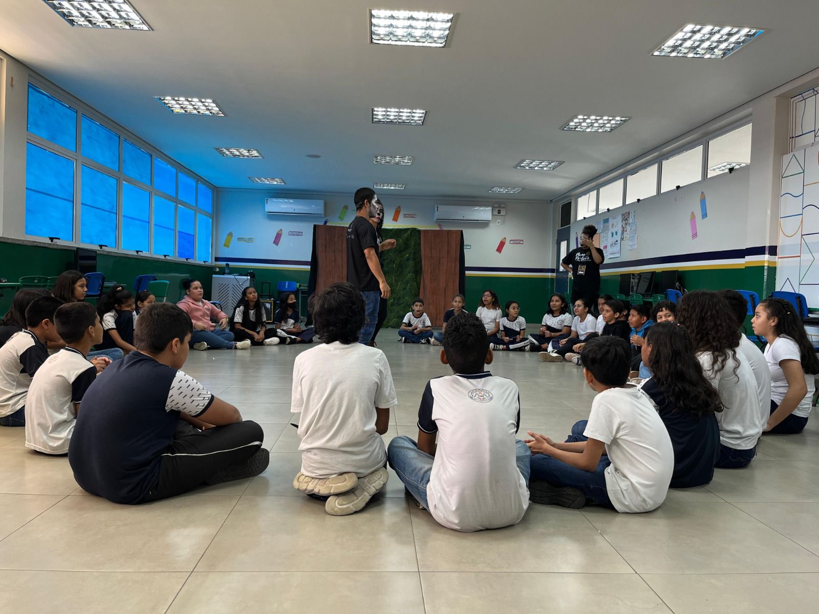 Projeto oferece oficinas gratuitas de iniciação teatral para jovens em Manaus