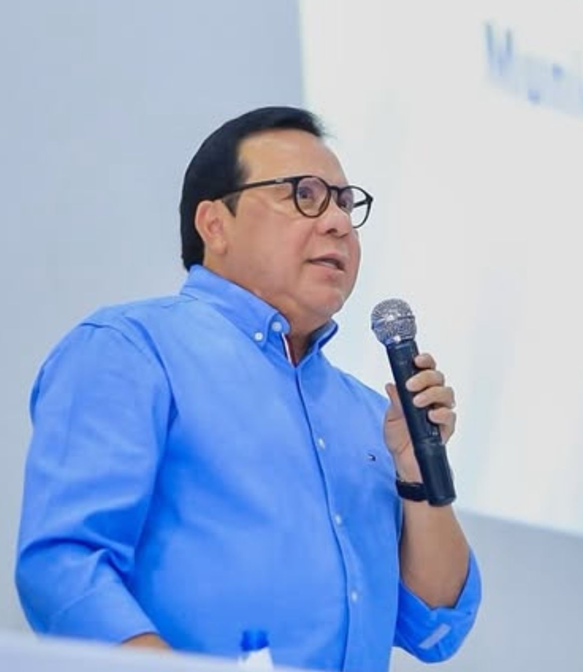 Prefeito Adail Pinheiro é notificado por prática de nepotismo