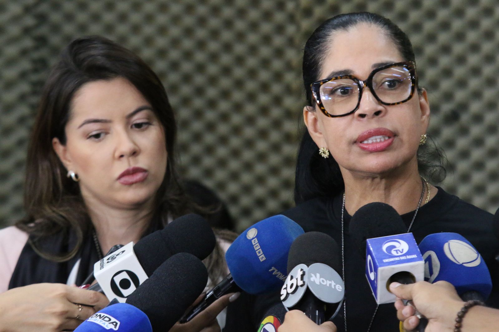 Adolescente apreendido pela PF e PC estuprava e filmava irmã de 6 anos: 'Tem psicopatia'