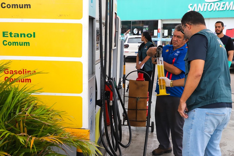Postos de combustíveis são fiscalizados em Manaus
