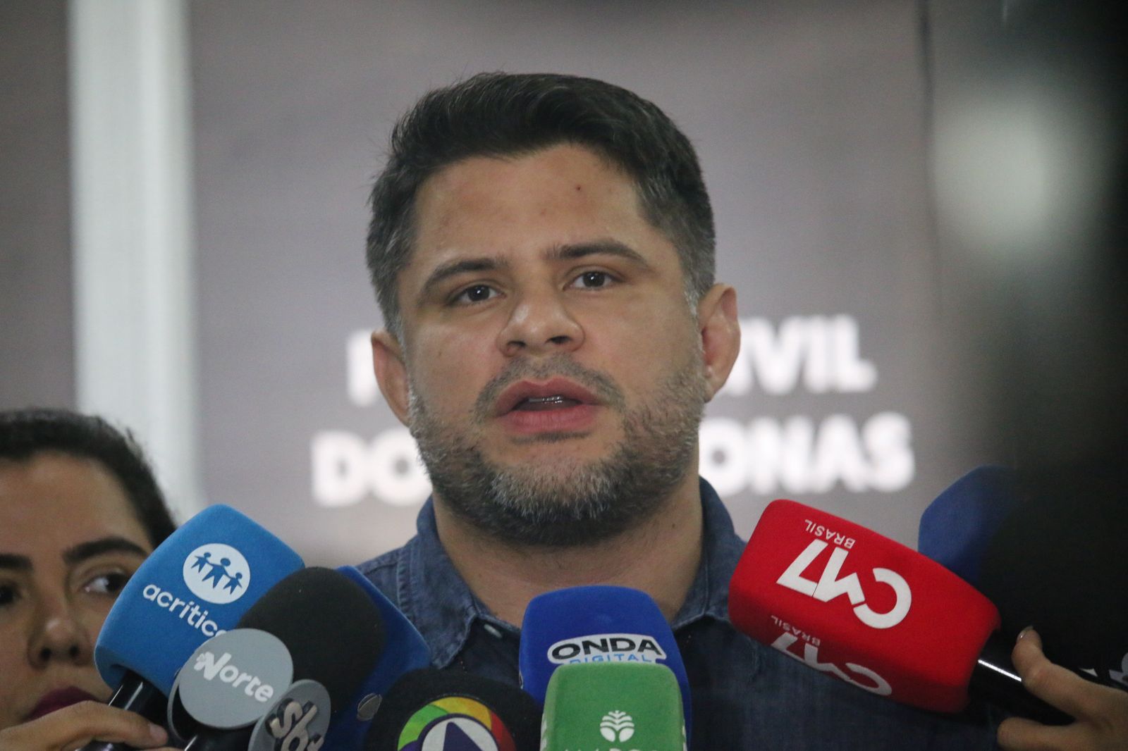 Após assassinato de jovem no Valparaíso, delegado alerta sobre gestos em fotos interpretados por facções 