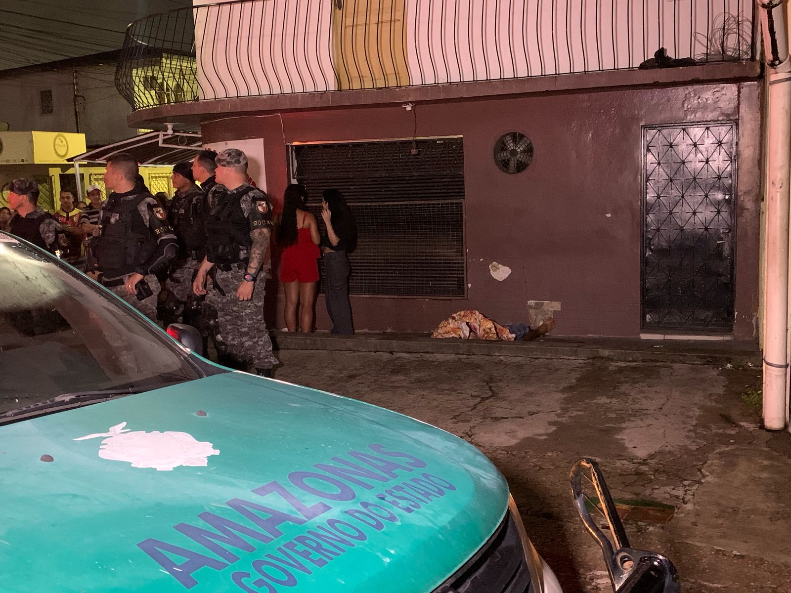 Criminosos ordenam que criança se afaste e executam pai em Manaus