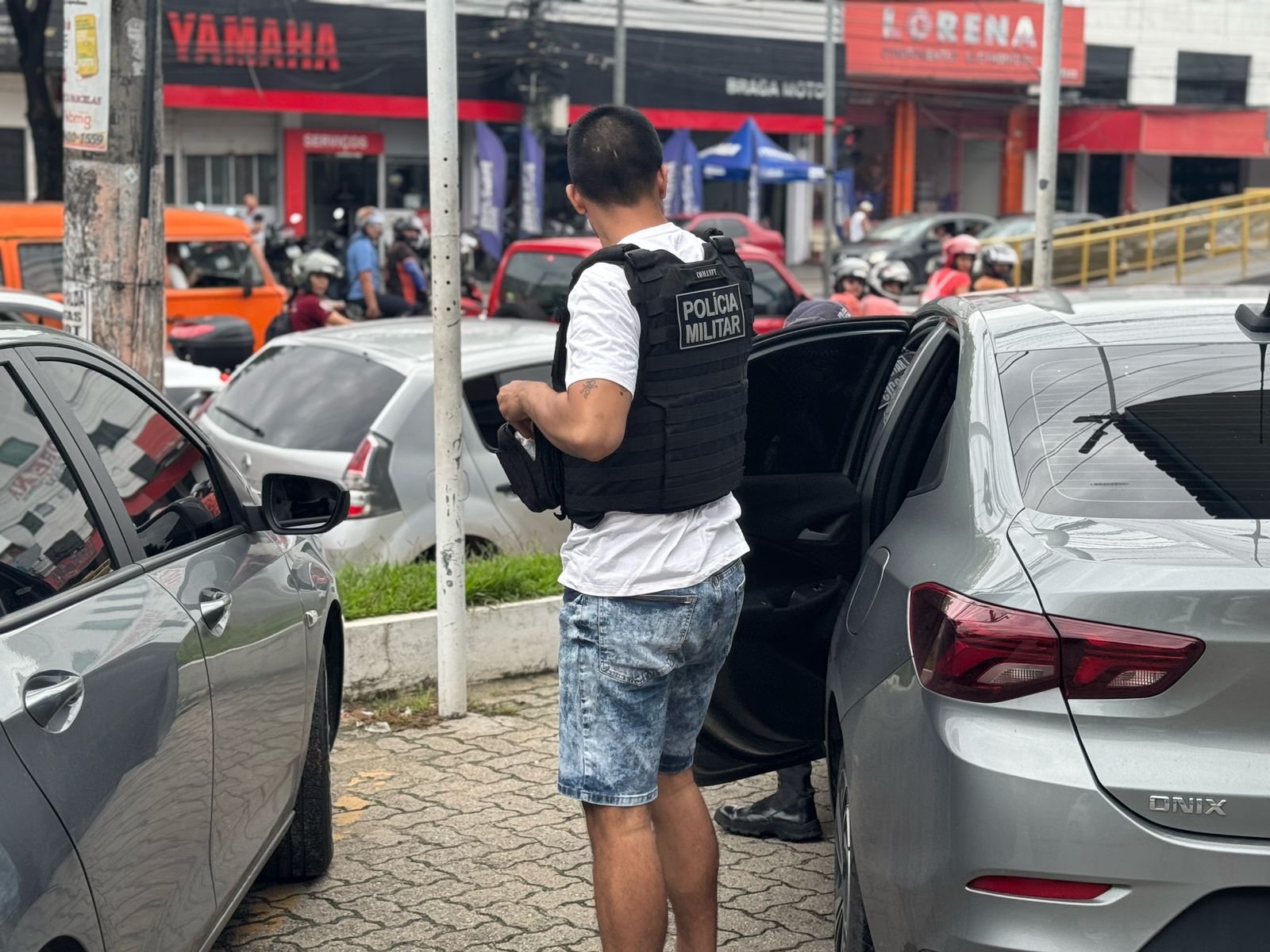 Criminoso morre em tiroteio ao tentar invadir casa de soldado da PM no Puraquequara