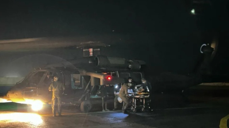 FAB usa equipamento de visão noturna para resgatar indígena ferido em Roraima