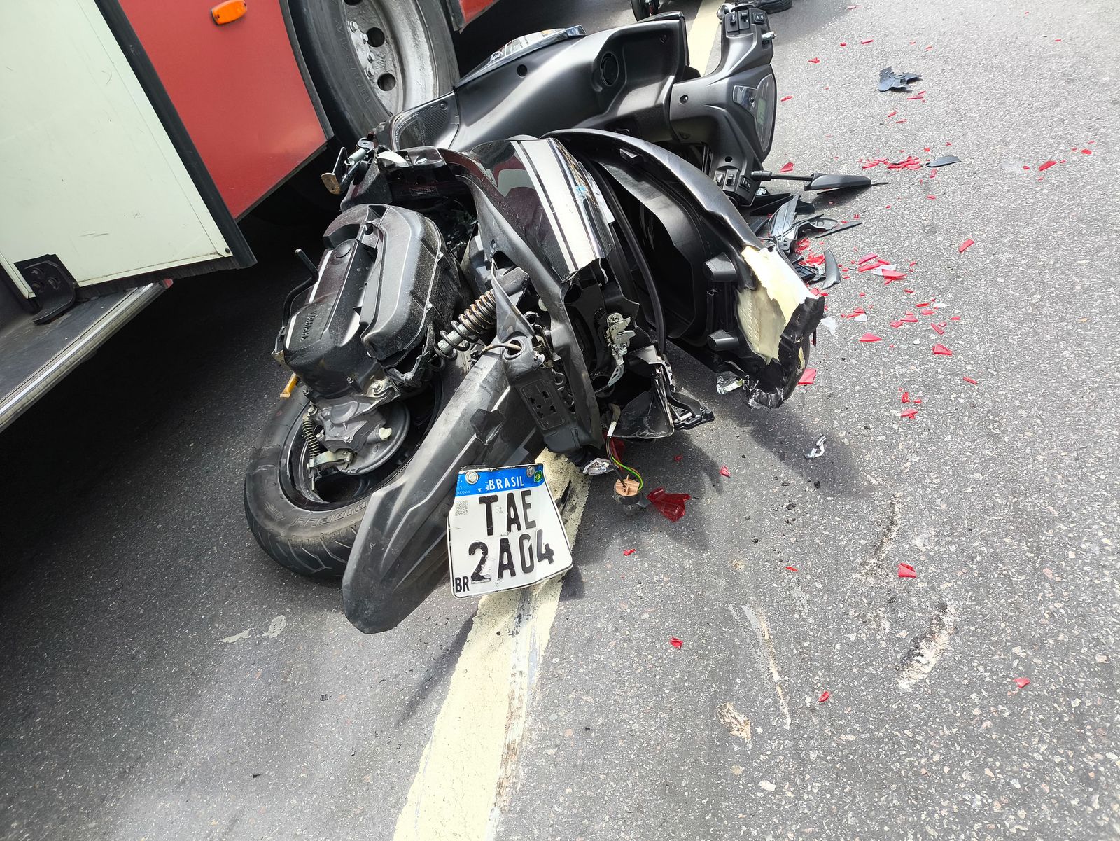 Mulher sofre grave acidente na avenida Cosme Ferreira