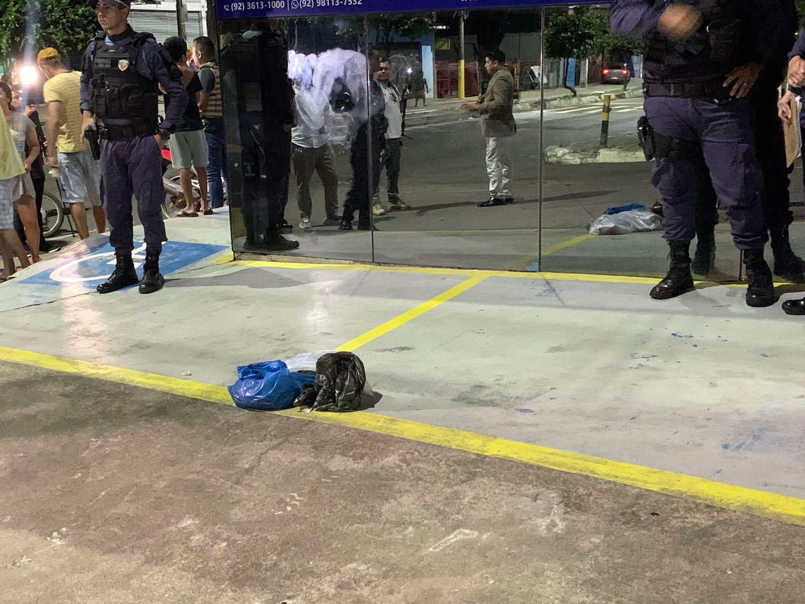 Bebê morta com saco na cabeça é abandonada dentro de lixeira em Manaus