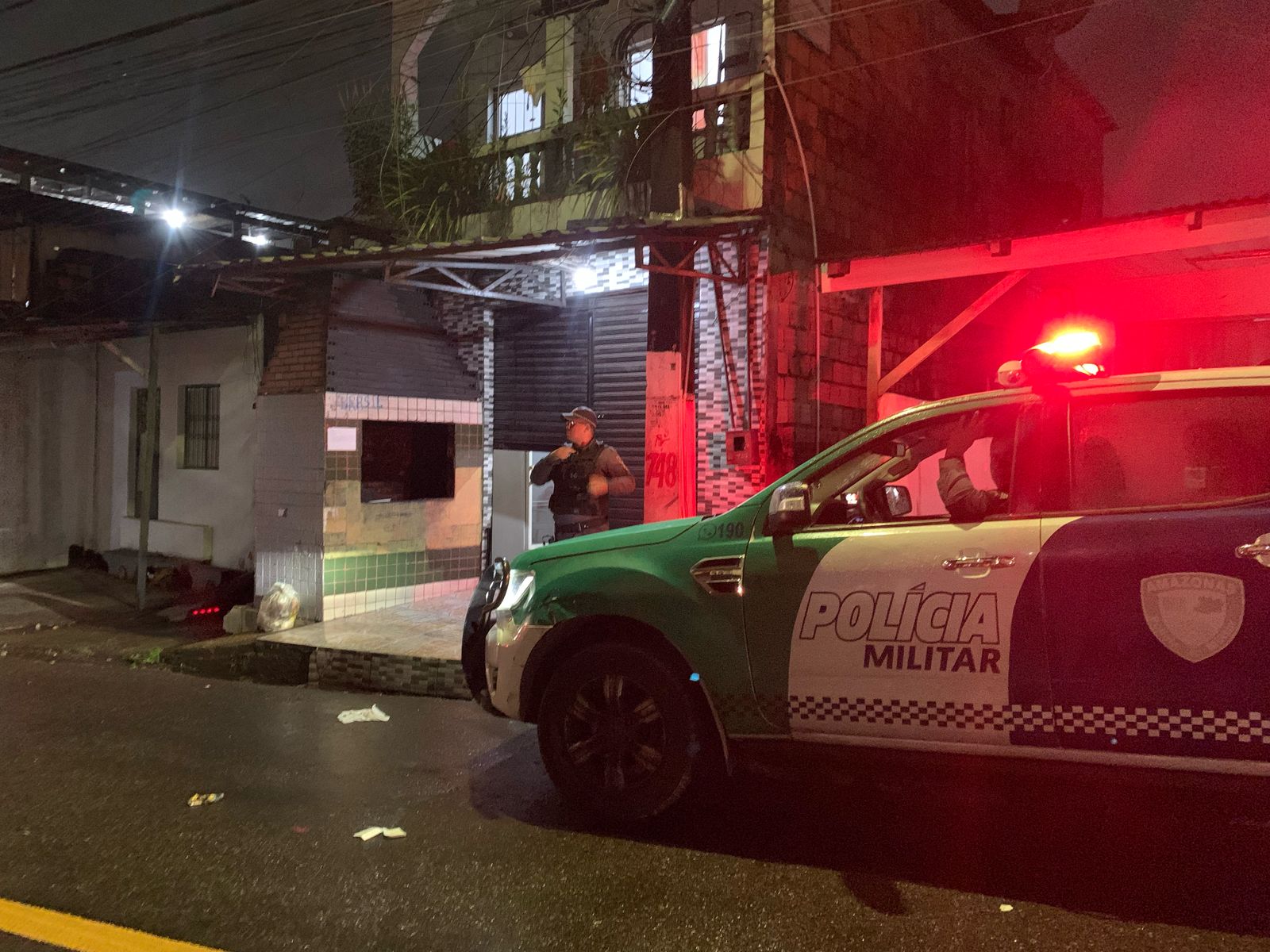 Homem é assassinado a tiros enquanto trabalhava em churrascaria na Compensa