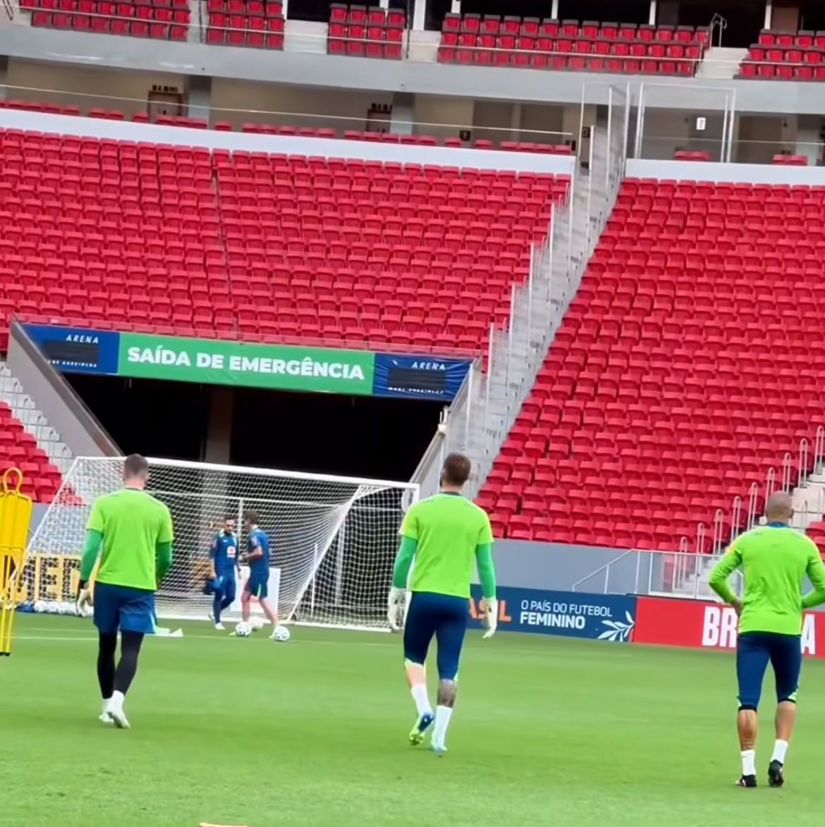 Homem morre ao receber descarga elétrica antes de treino da seleção brasileira