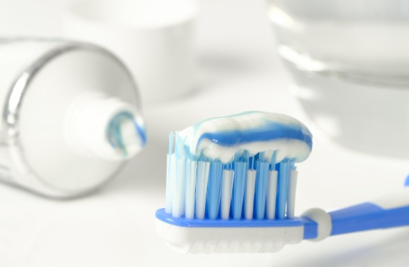 Anvisa suspende creme dental da Colgate após casos de reações em usuários