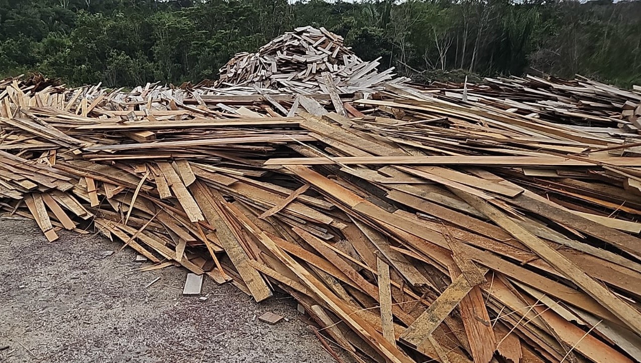 Fiscalização fecha olaria, apreende madeira ilegal e aplica R$ 292 mil em multas em Manacapuru